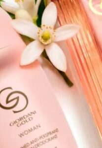 Oriflame Giordani Gold Woman mirisni roll-on antiperspirant 50 ml, Oriflame